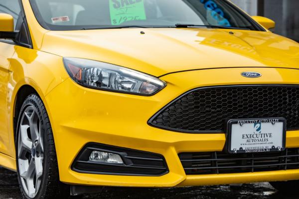 Used 2017 FORD FOCUS ST ST