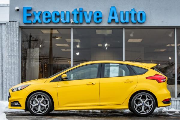 Used 2017 FORD FOCUS ST ST