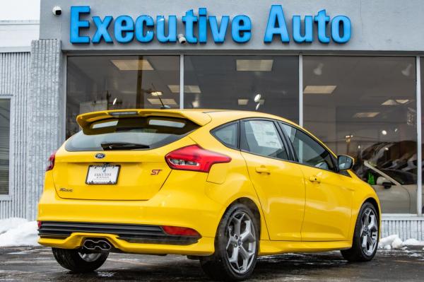 Used 2017 FORD FOCUS ST ST