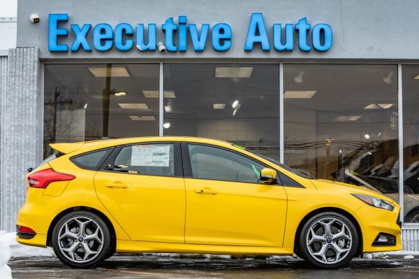 Used 2017 FORD FOCUS ST ST