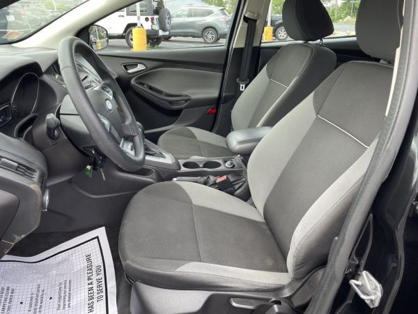 Used 2013 FORD FOCUS SE SE