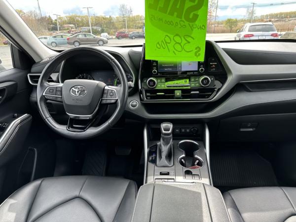 Used 2020 Toyota HIGHLANDER XLE XLE