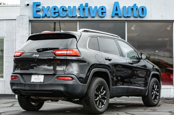 Used 2016 JEEP CHEROKEE LATITUDE