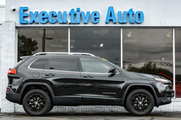 Used 2016 JEEP CHEROKEE LATITUDE