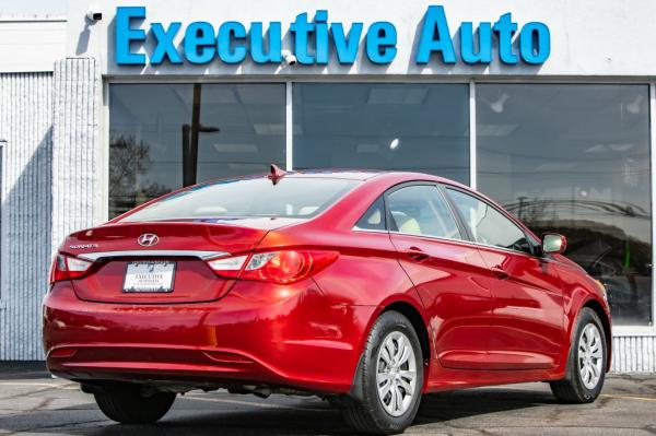 Used 2011 HYUNDAI SONATA GLS