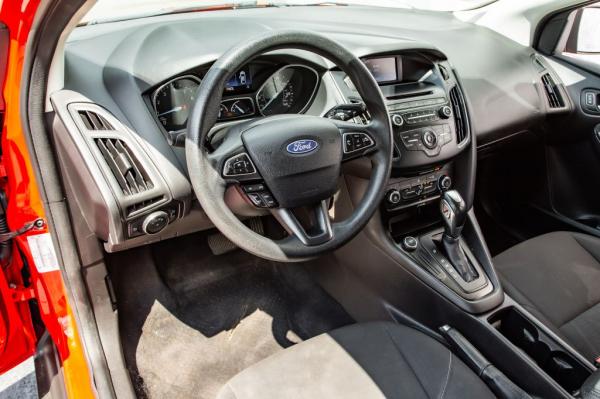 Used 2015 FORD FOCUS SE