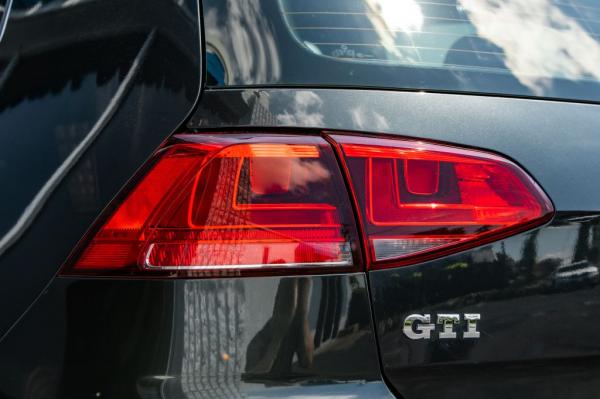 Used 2016 VOLKSWAGEN GTI SSE