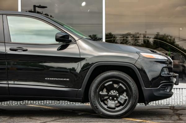 Used 2016 JEEP CHEROKEE SPORT