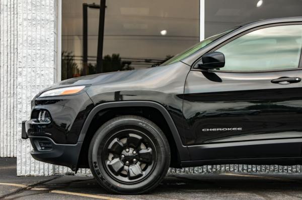 Used 2016 JEEP CHEROKEE SPORT