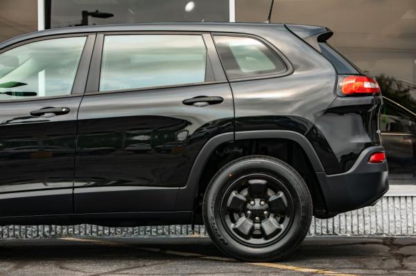 Used 2016 JEEP CHEROKEE SPORT