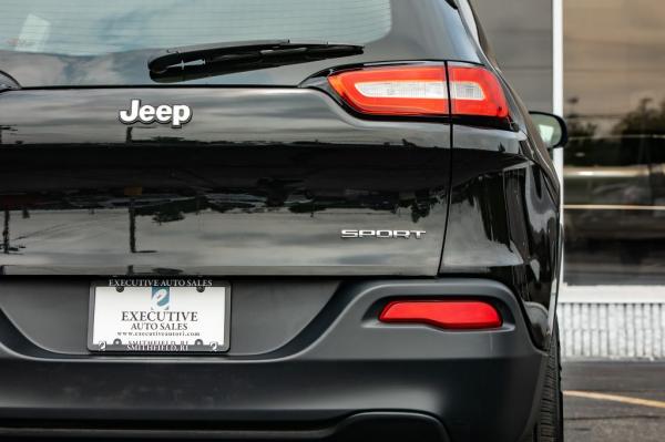 Used 2016 JEEP CHEROKEE SPORT