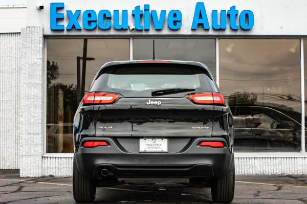 Used 2016 JEEP CHEROKEE SPORT