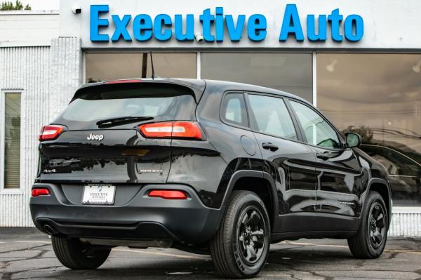 Used 2016 JEEP CHEROKEE SPORT