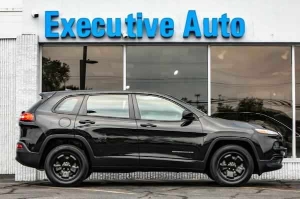 Used 2016 JEEP CHEROKEE SPORT