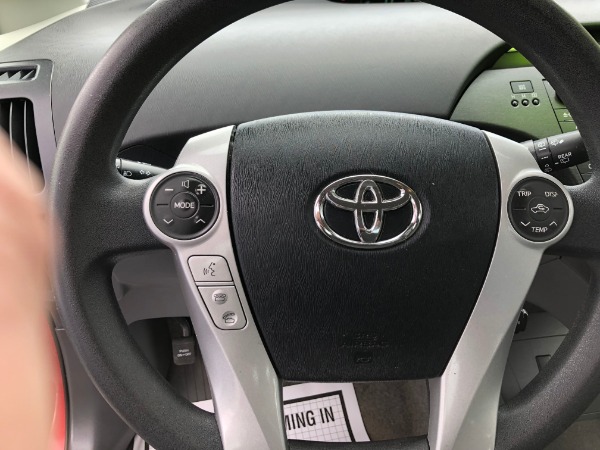 2010 toyota prius steering deals wheel size