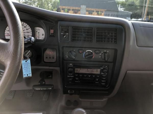 Used 2004 Toyota TACOMA XTRACAB SR5