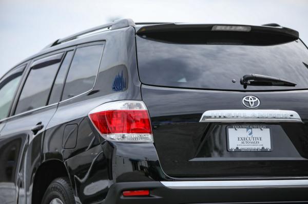 Used 2013 Toyota HIGHLANDER SE BASE