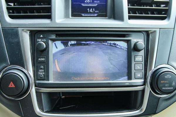 Used 2013 Toyota HIGHLANDER SE BASE