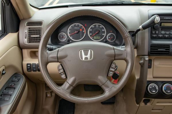 Used 2005 HONDA CR V SE SE