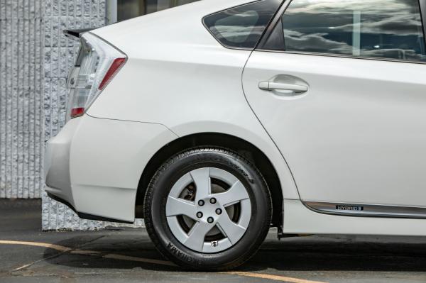 Used 2010 Toyota PRIUS III