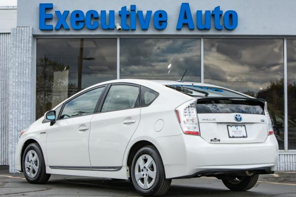 Used 2010 Toyota PRIUS III